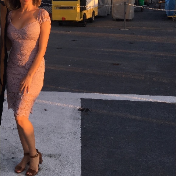 Express mauve lace dress dress size 4 can be off shoulder or on. Wore twice! - Picture 7 of 12